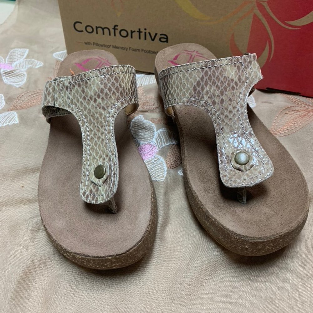 Comfortiva Shantel Sandal in Lt. Grey - NWT